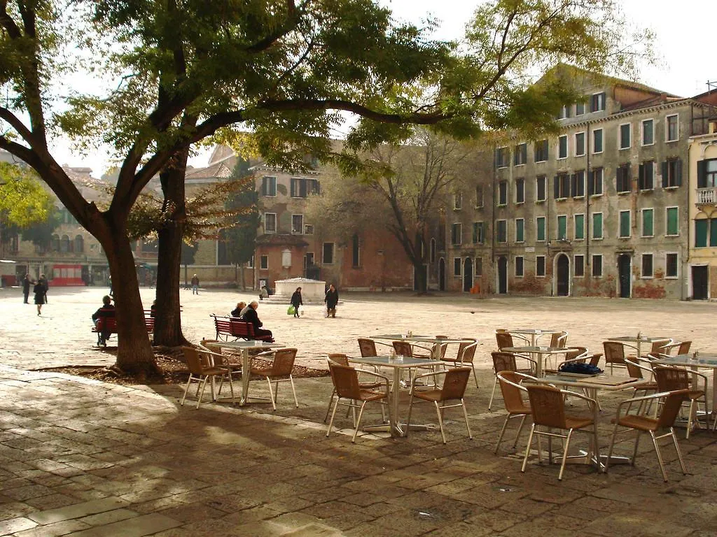 Red Rose Apartment Venice