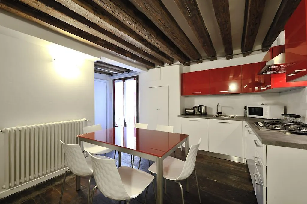 Red Rose Apartment Venice