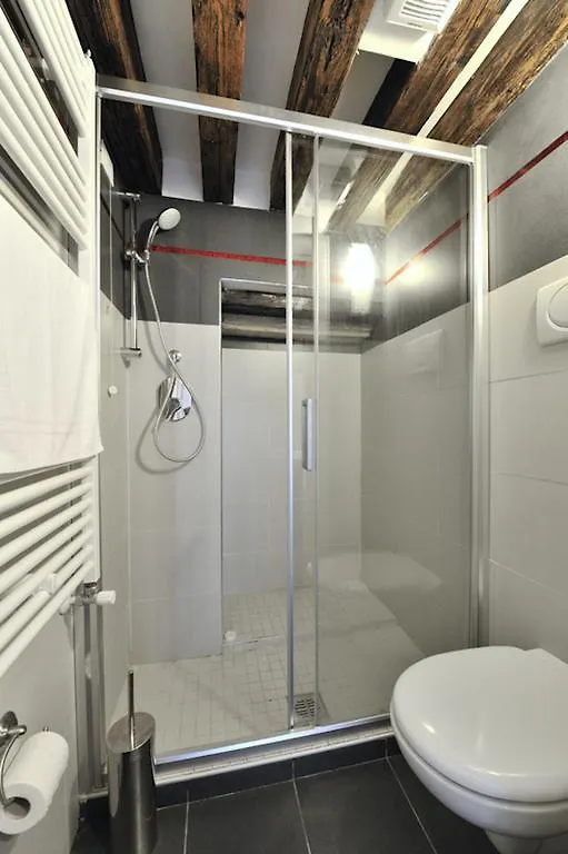 Red Rose Apartment Venice Italy