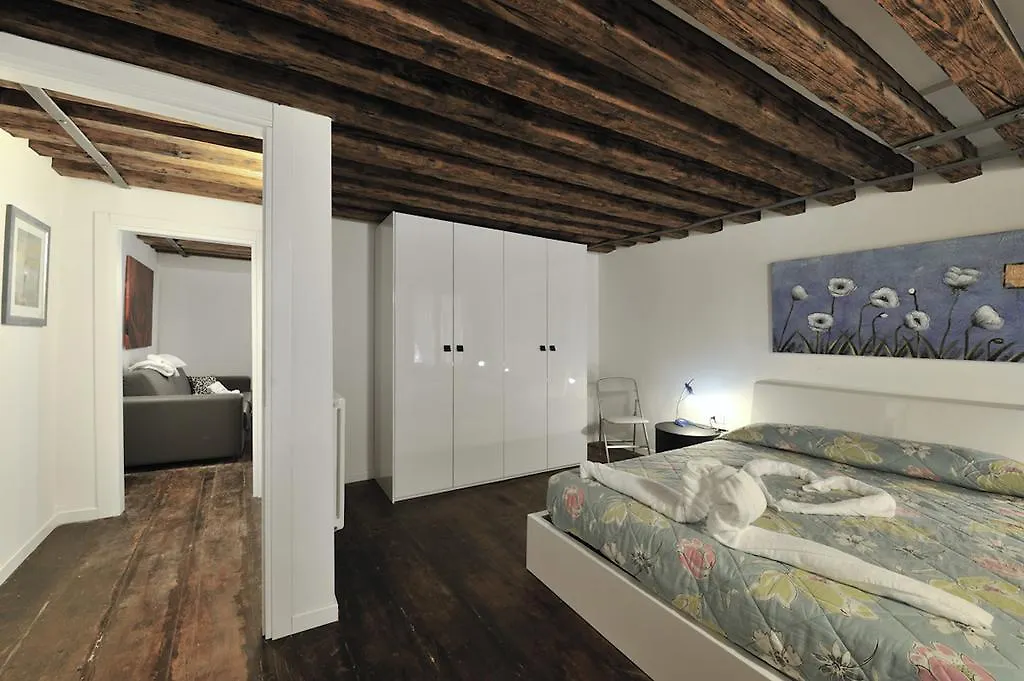 Red Rose Apartment Venice 0*,