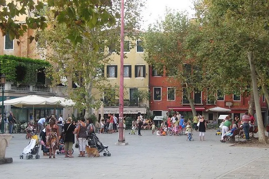 Red Rose Apartment Venice